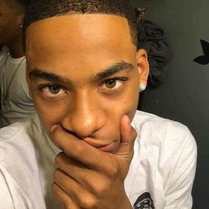 Meet your Posher, Avo